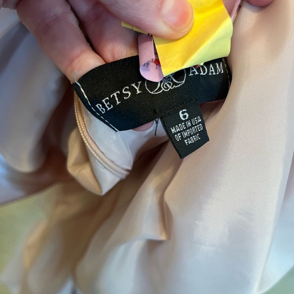 Betsy & Adam size 6 full length formal in blush pink- dry cleaned - Picture 2 of 8